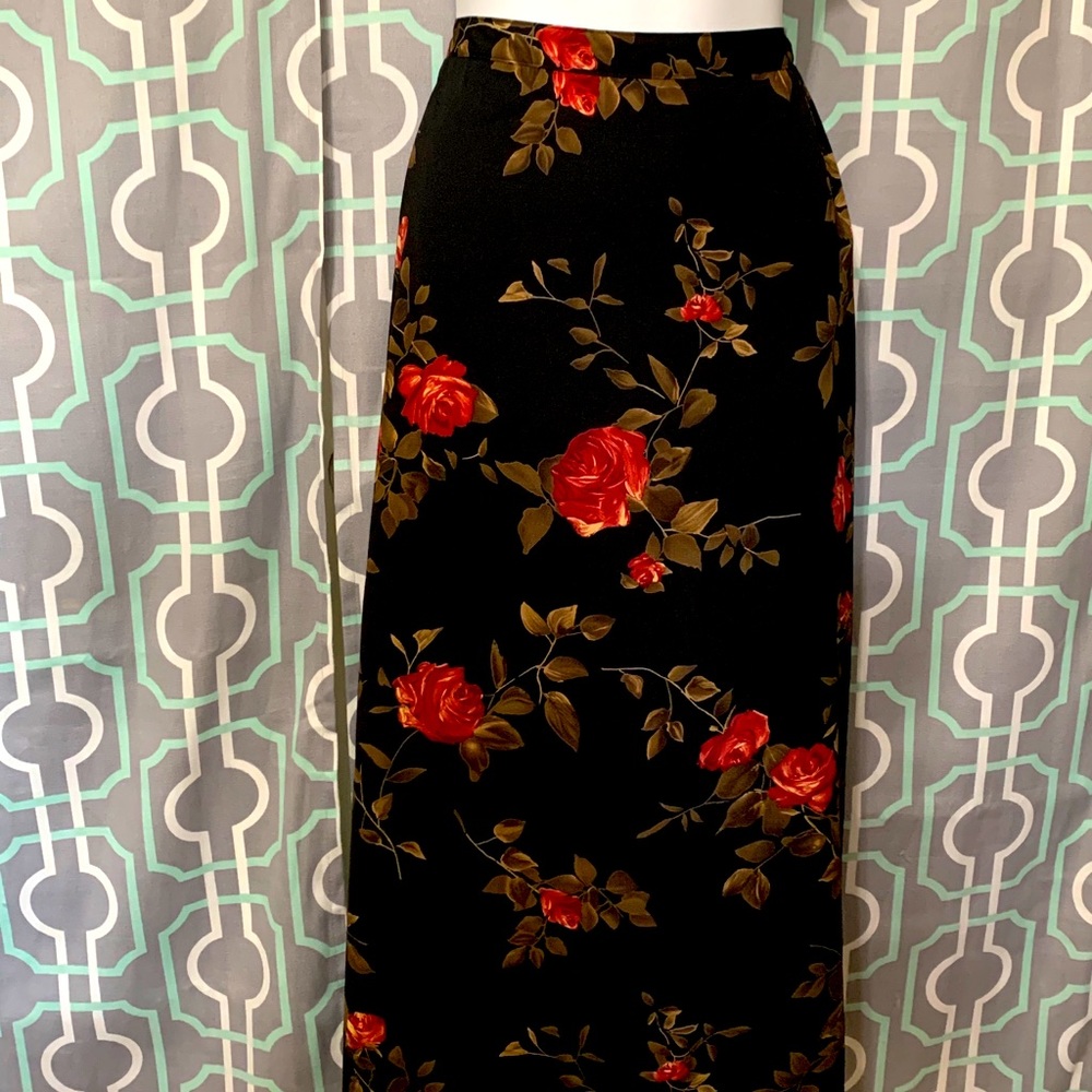 3/15🔥Floral skirt